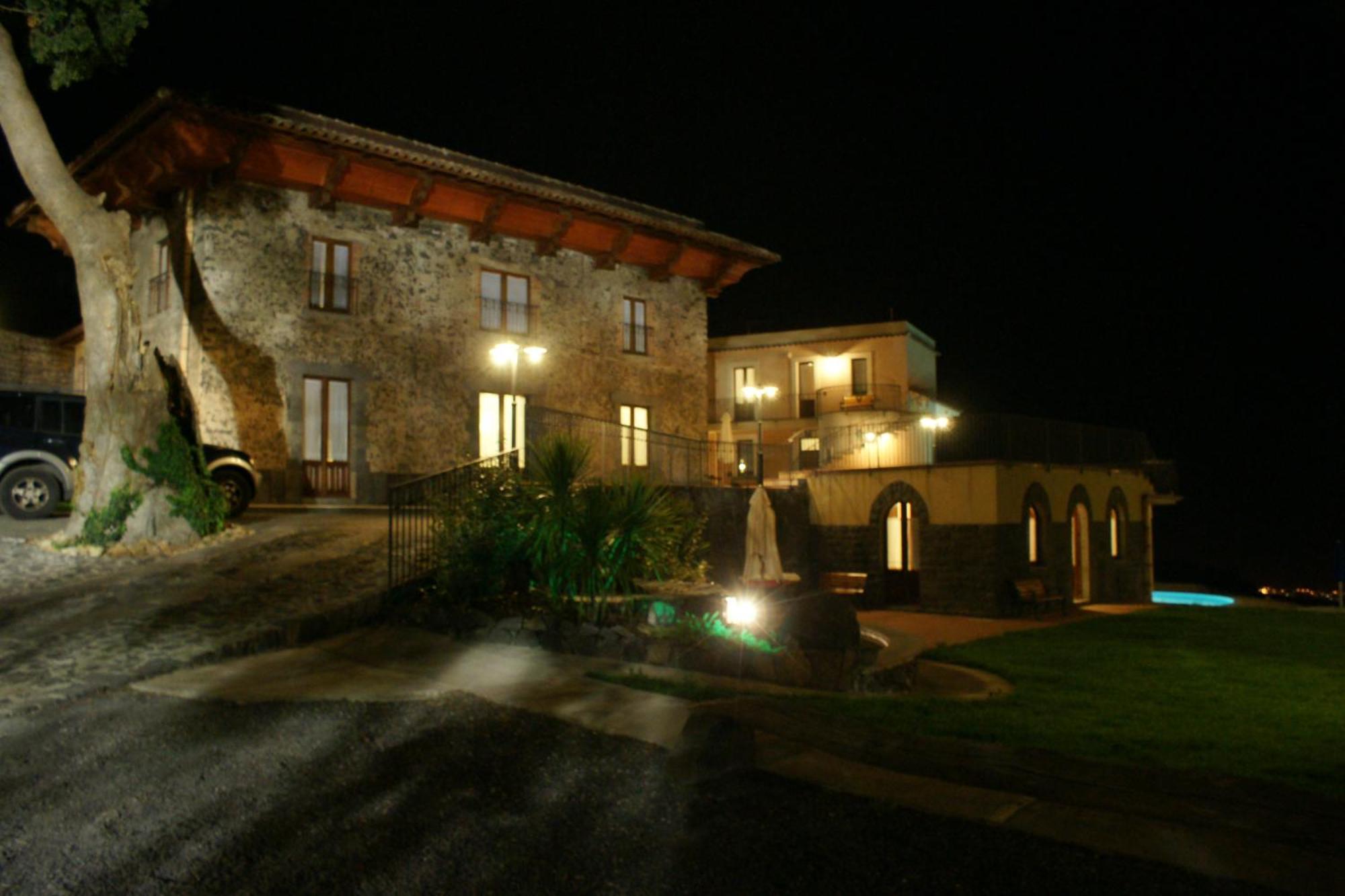 Penzion Antico Borgo Petralia Zafferana Etnea Exteriér fotografie
