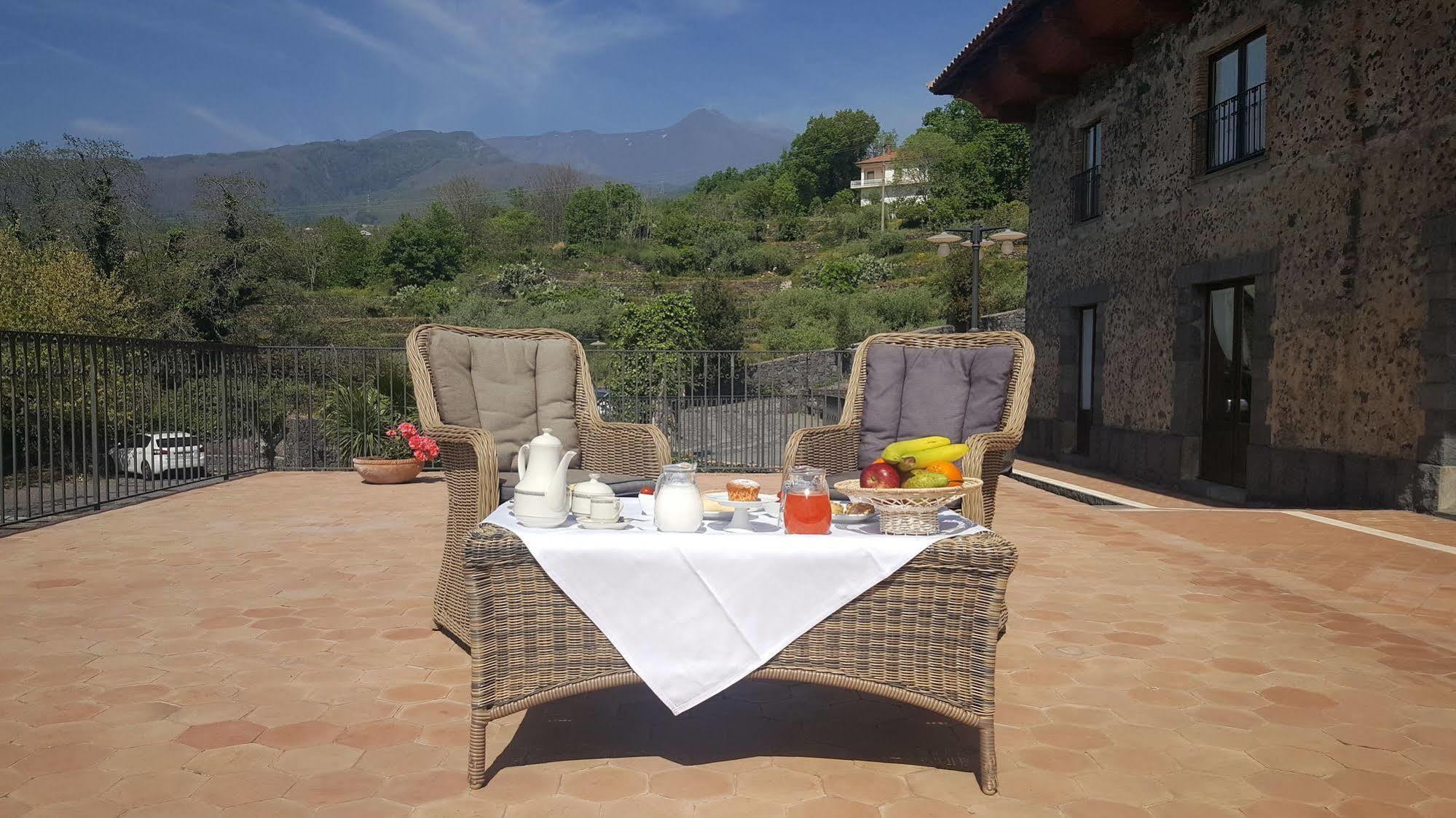 Penzion Antico Borgo Petralia Zafferana Etnea Exteriér fotografie