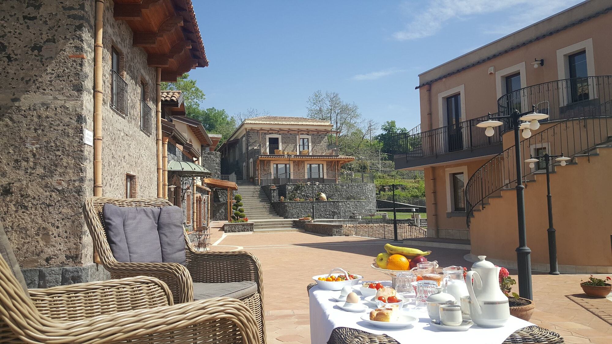 Penzion Antico Borgo Petralia Zafferana Etnea Exteriér fotografie